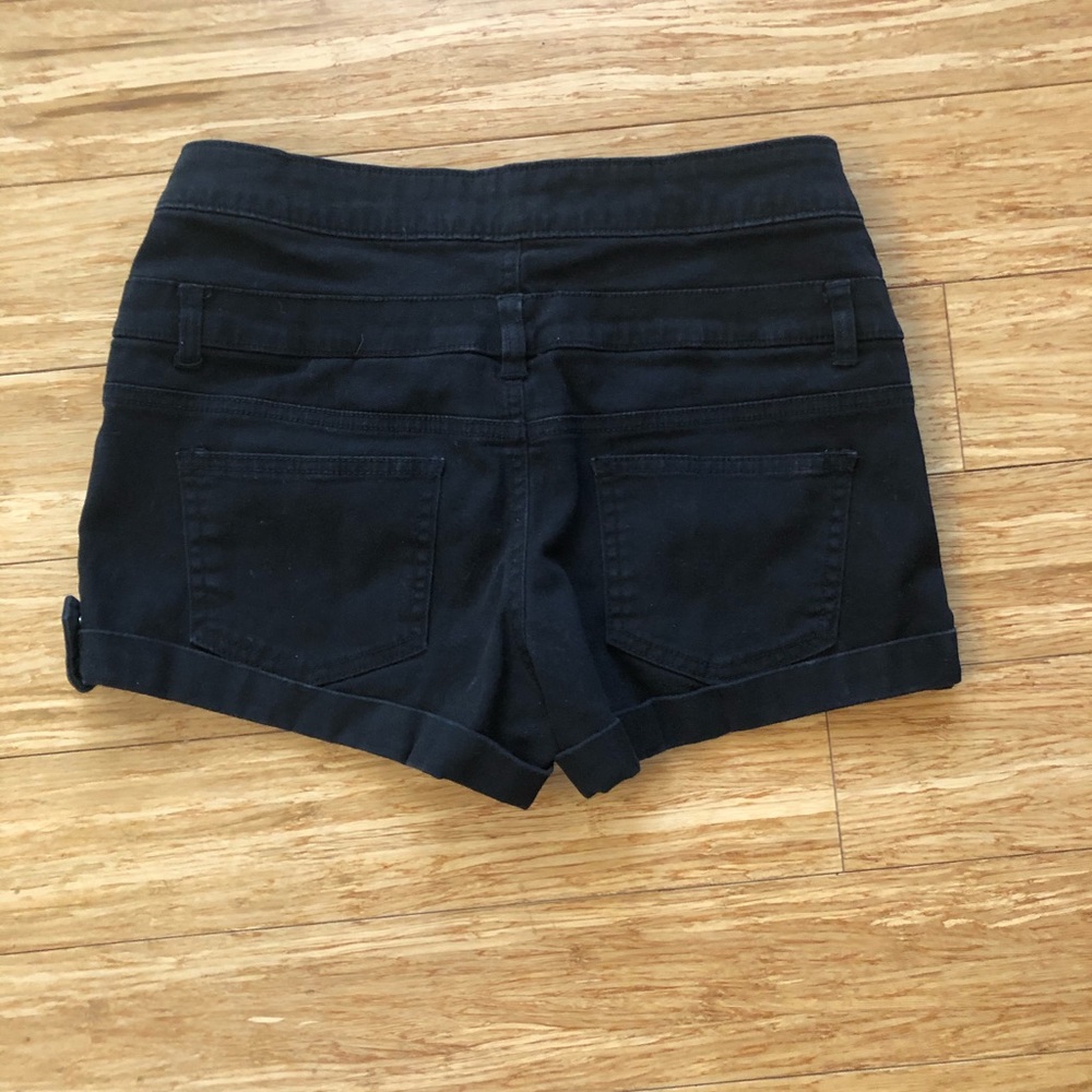 Black Short - Picture 3 of 4